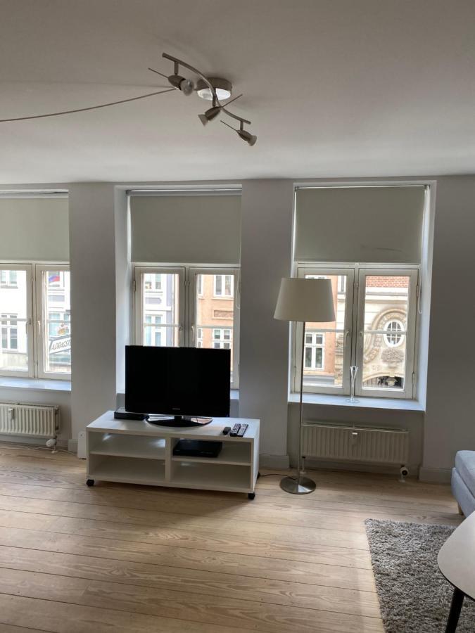 Charming Apartment In Historic City Center Kopenhagen Bagian luar foto