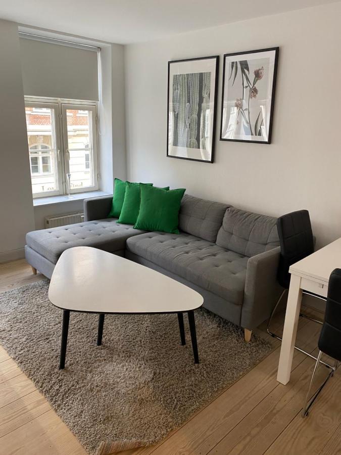 Charming Apartment In Historic City Center Kopenhagen Bagian luar foto